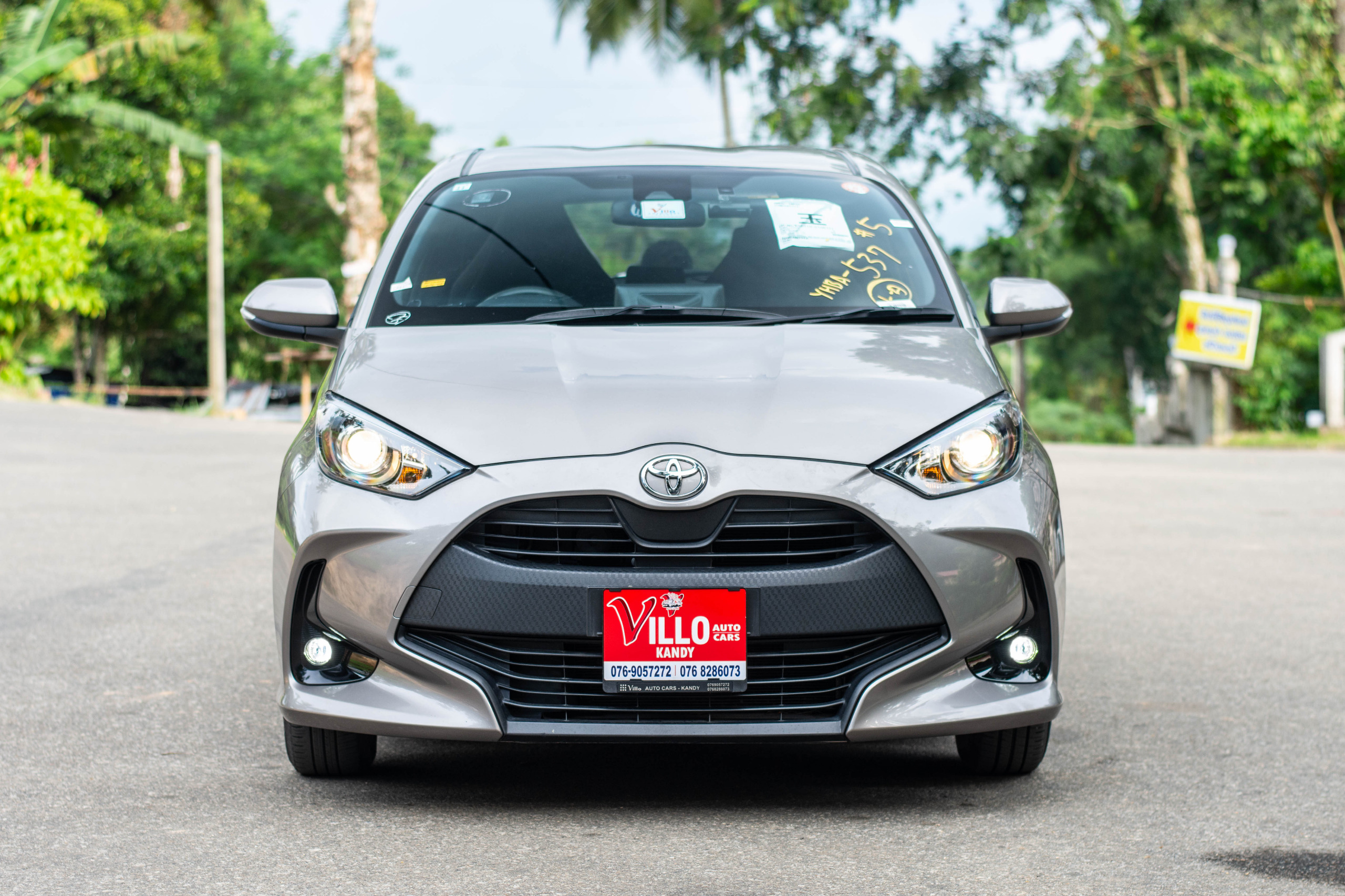 Toyota YARIS X LIMITED (BRONZE)